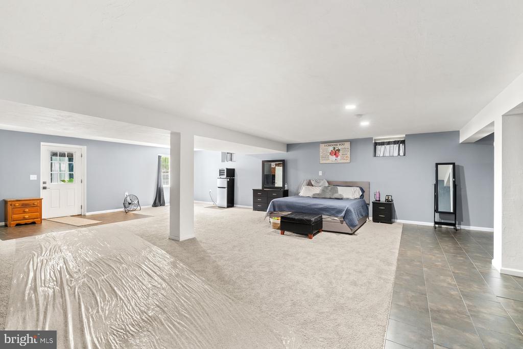 17 MAYFLOWER DRIVE