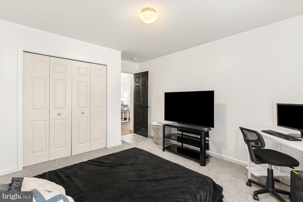 17 MAYFLOWER DRIVE