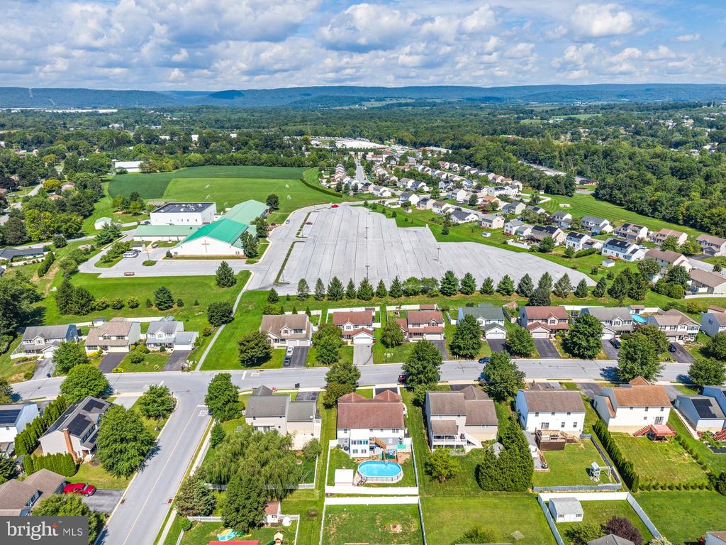 17 MAYFLOWER DRIVE