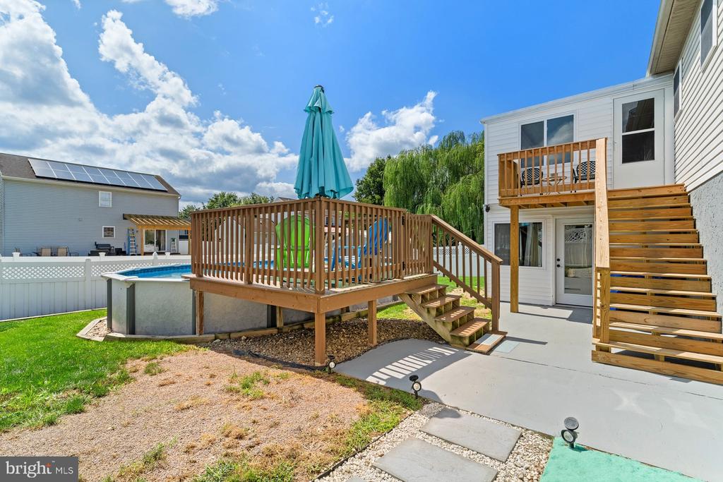 17 MAYFLOWER DRIVE