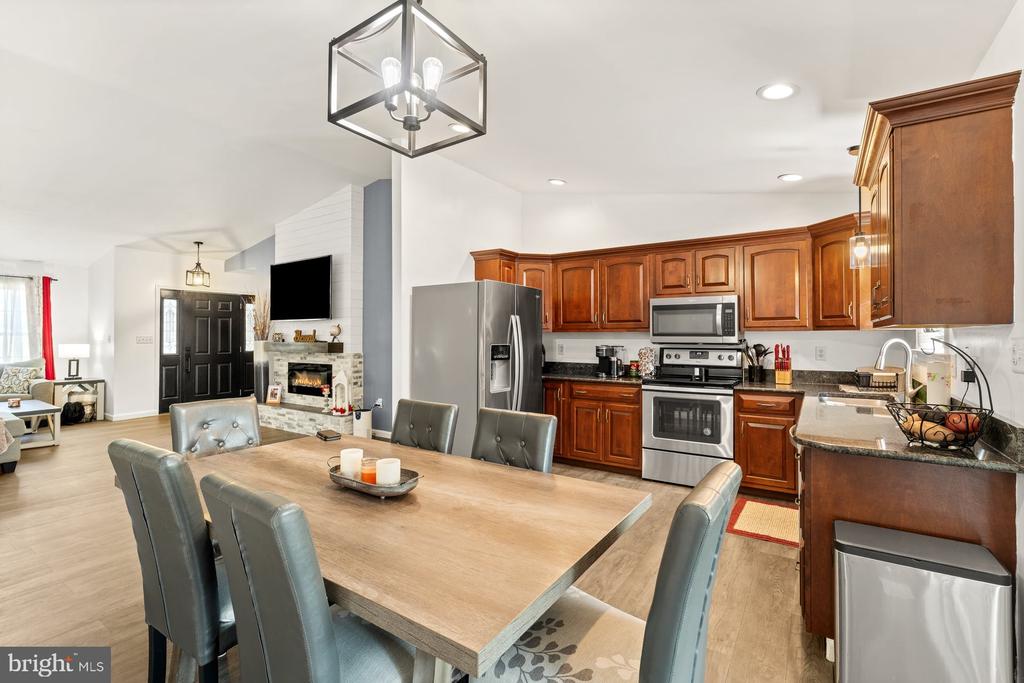 17 MAYFLOWER DRIVE