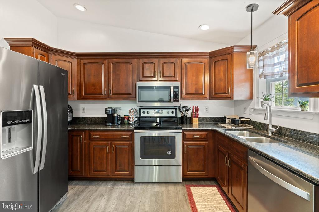 17 MAYFLOWER DRIVE
