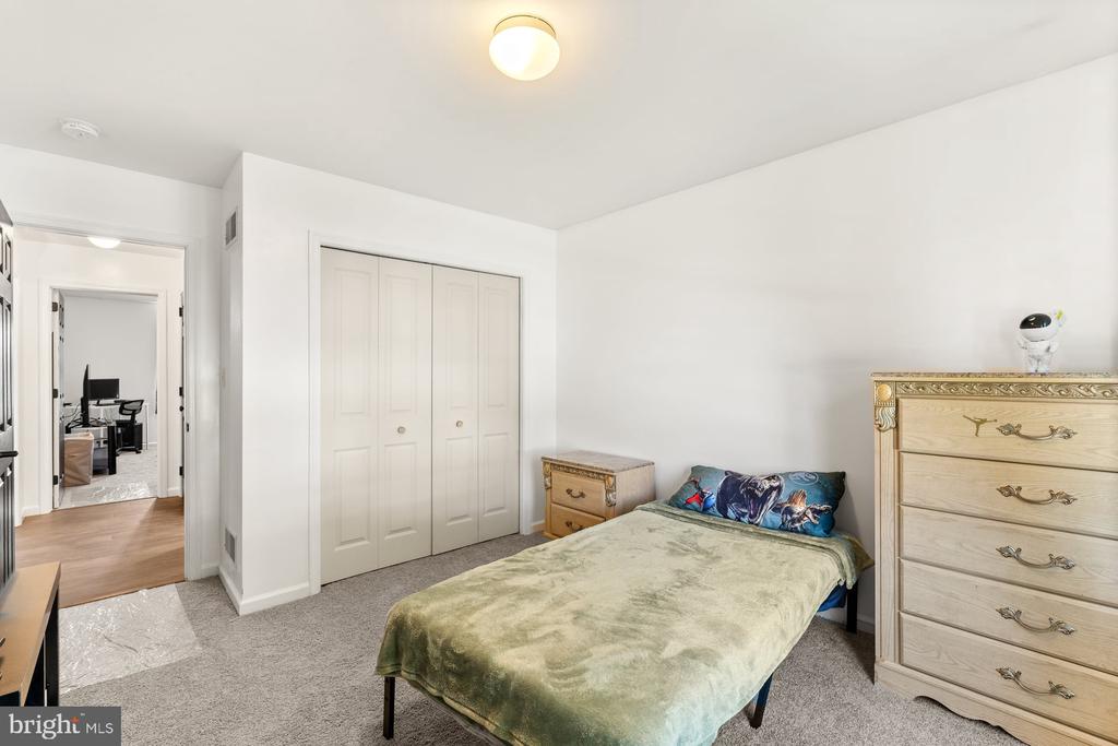 17 MAYFLOWER DRIVE