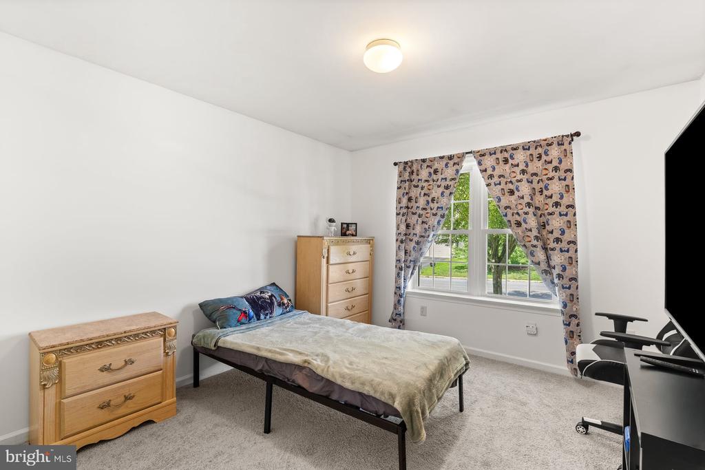 17 MAYFLOWER DRIVE