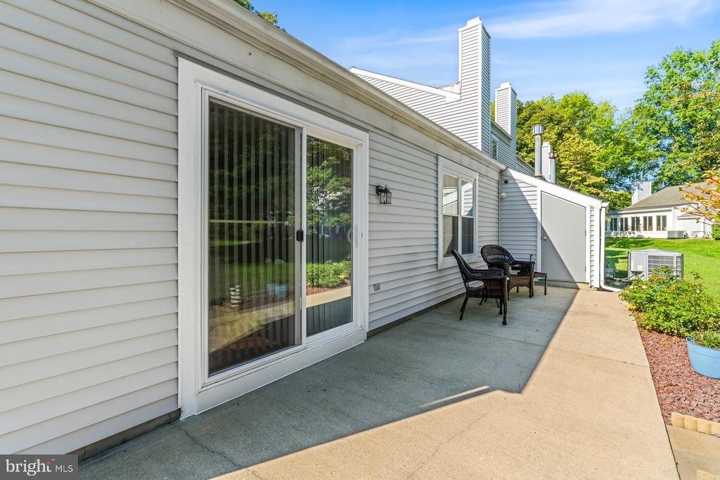 409 CAMBRIDGE COURT
