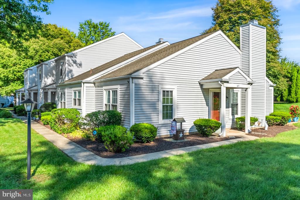 409 CAMBRIDGE COURT