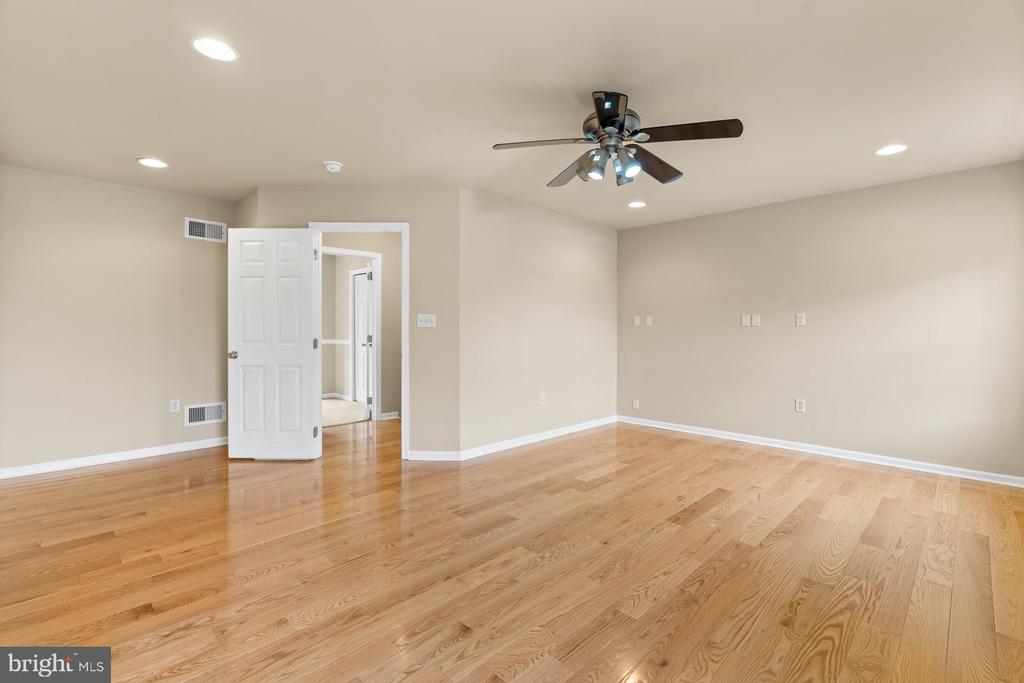 128 S THISTLEDOWN DRIVE