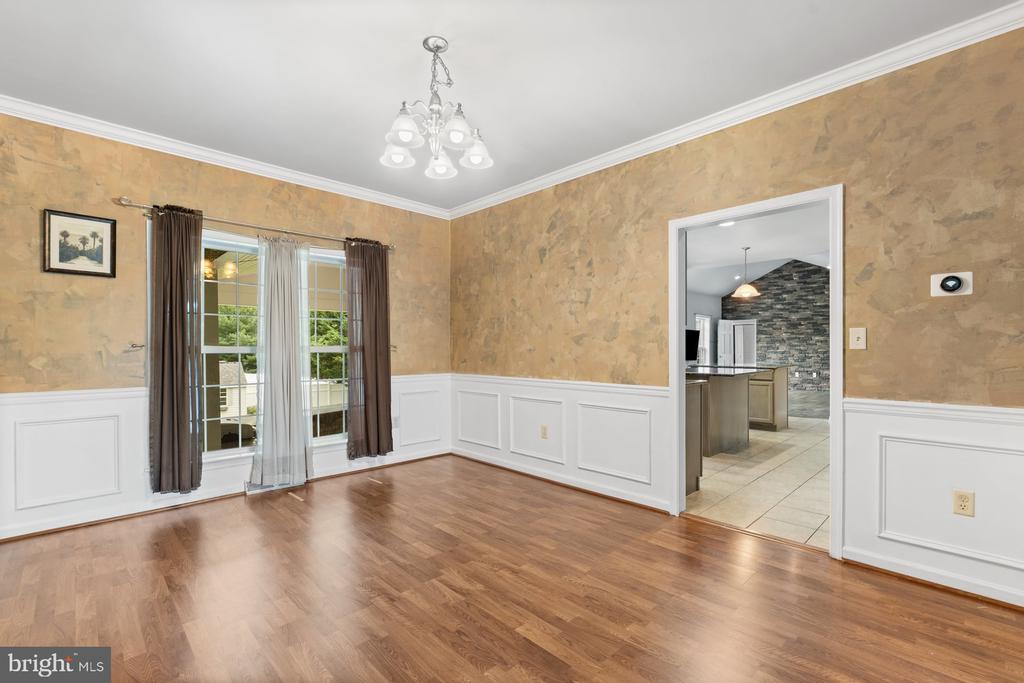 128 S THISTLEDOWN DRIVE