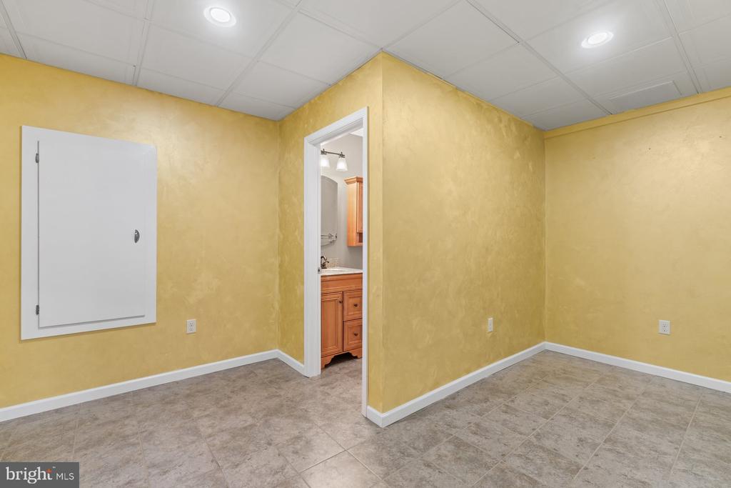 128 S THISTLEDOWN DRIVE