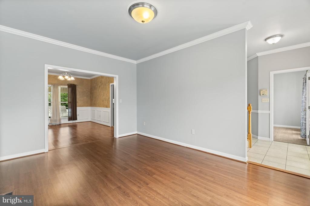 128 S THISTLEDOWN DRIVE