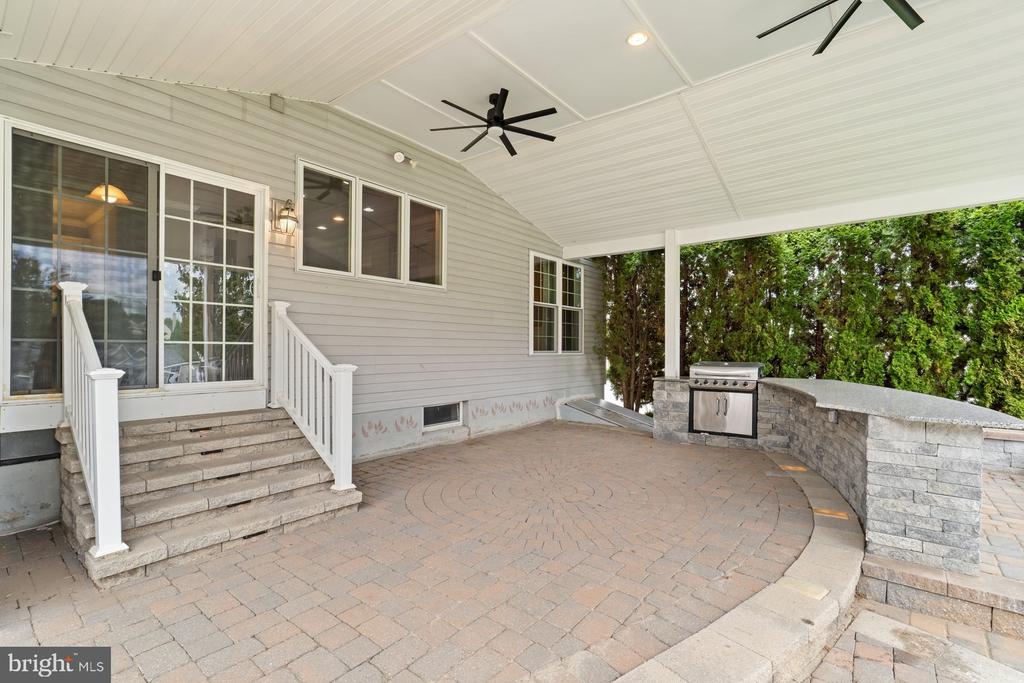 128 S THISTLEDOWN DRIVE