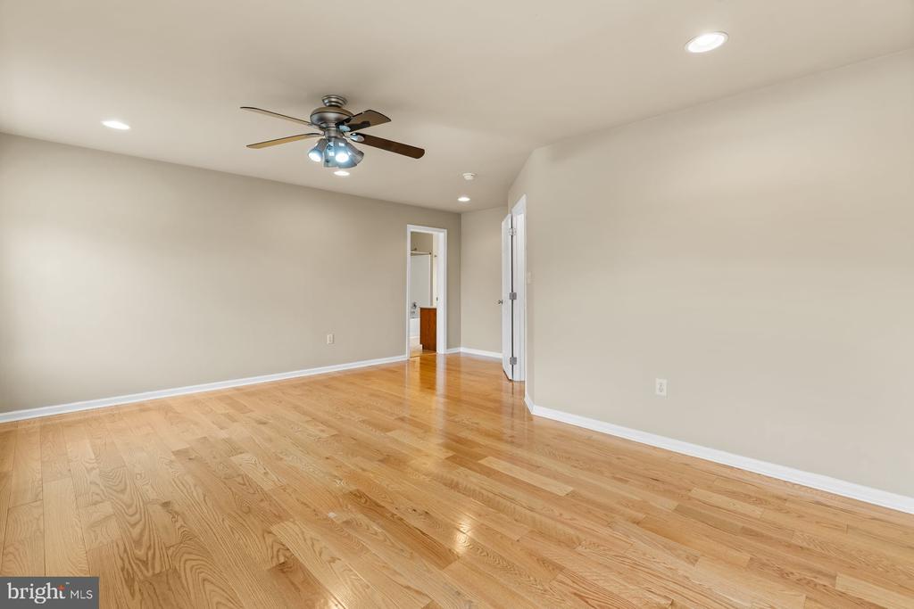 128 S THISTLEDOWN DRIVE