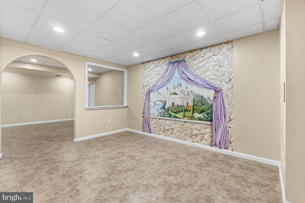 128 S THISTLEDOWN DRIVE