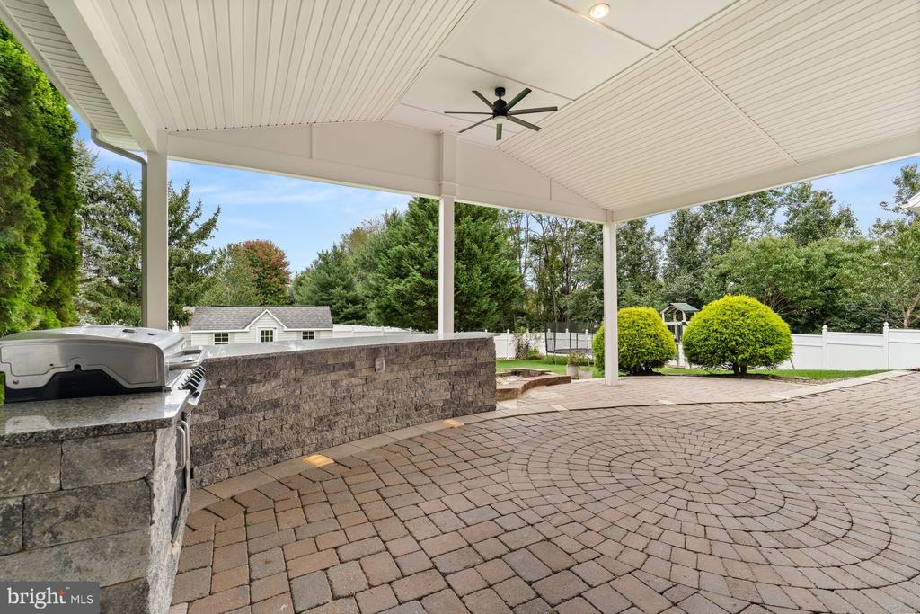 128 S THISTLEDOWN DRIVE