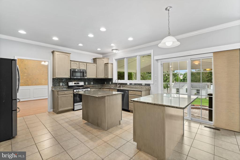 128 S THISTLEDOWN DRIVE
