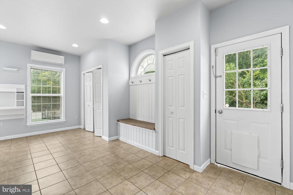 128 S THISTLEDOWN DRIVE