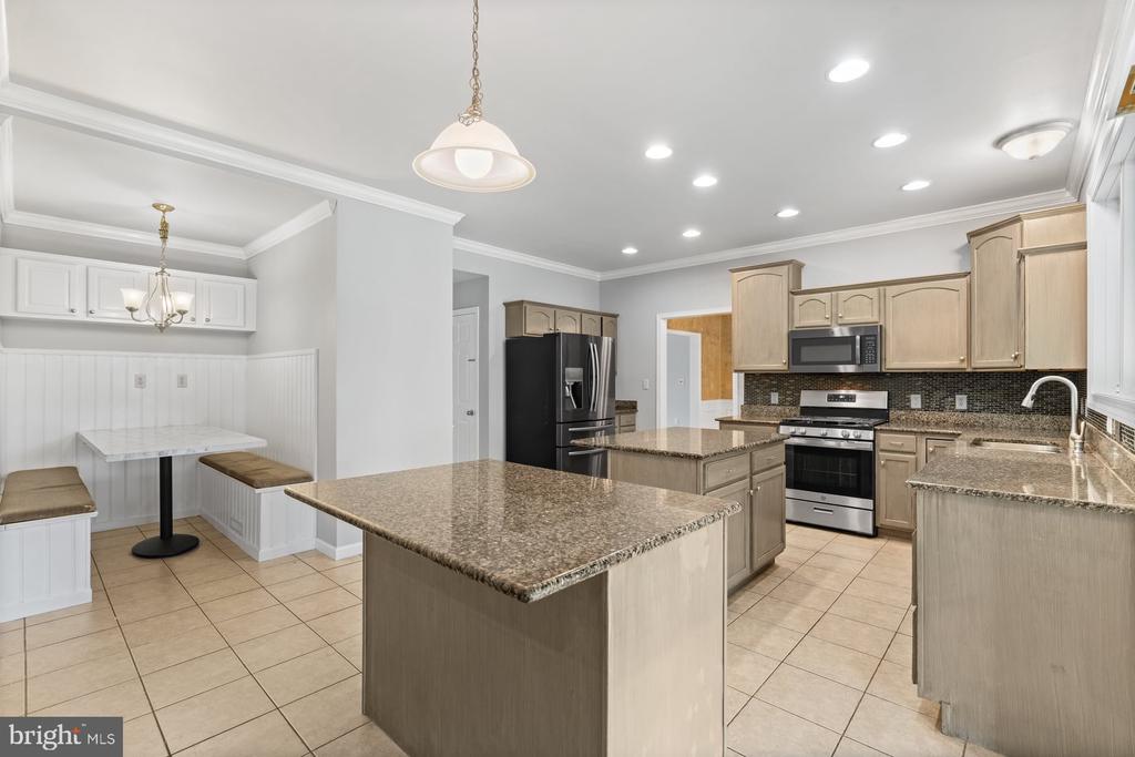 128 S THISTLEDOWN DRIVE