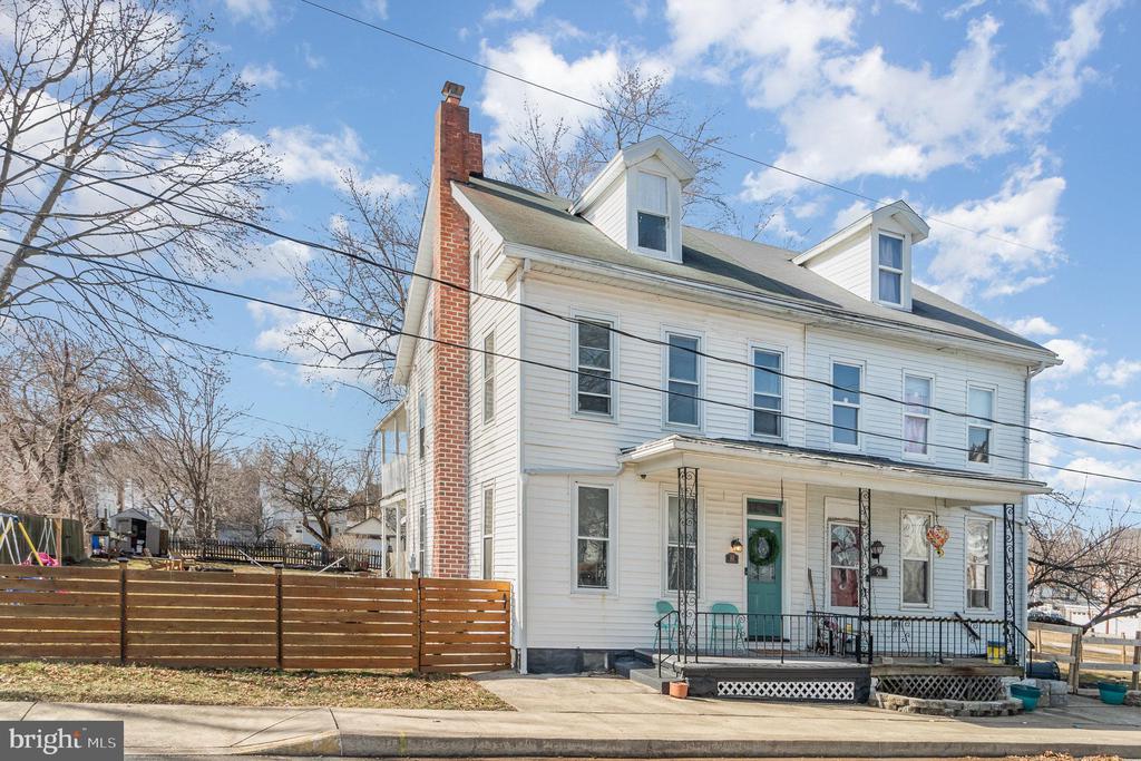 52 Walton St