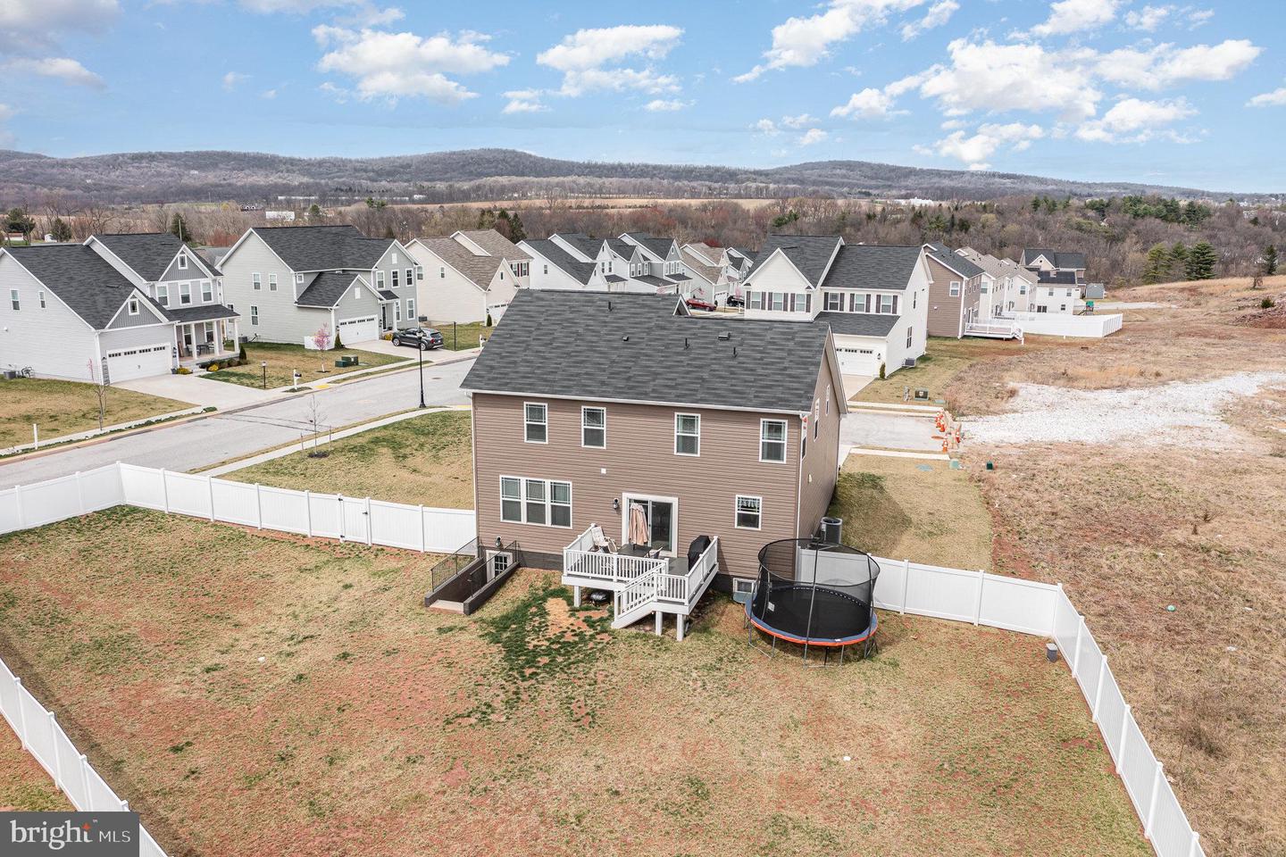 10 Beech Ridge Ln