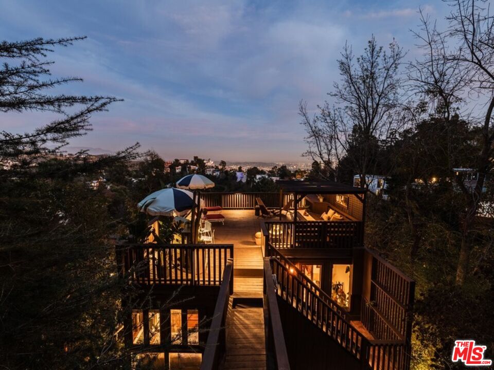 8522 Oak Ct