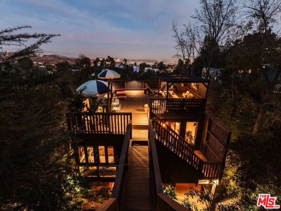 8522 Oak Ct