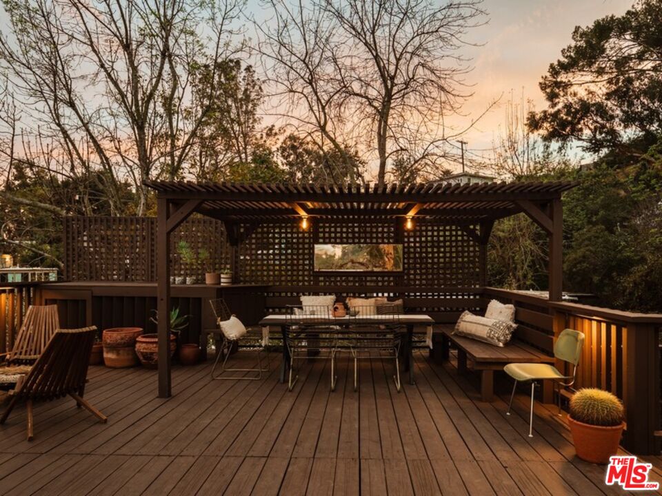 8522 Oak Ct