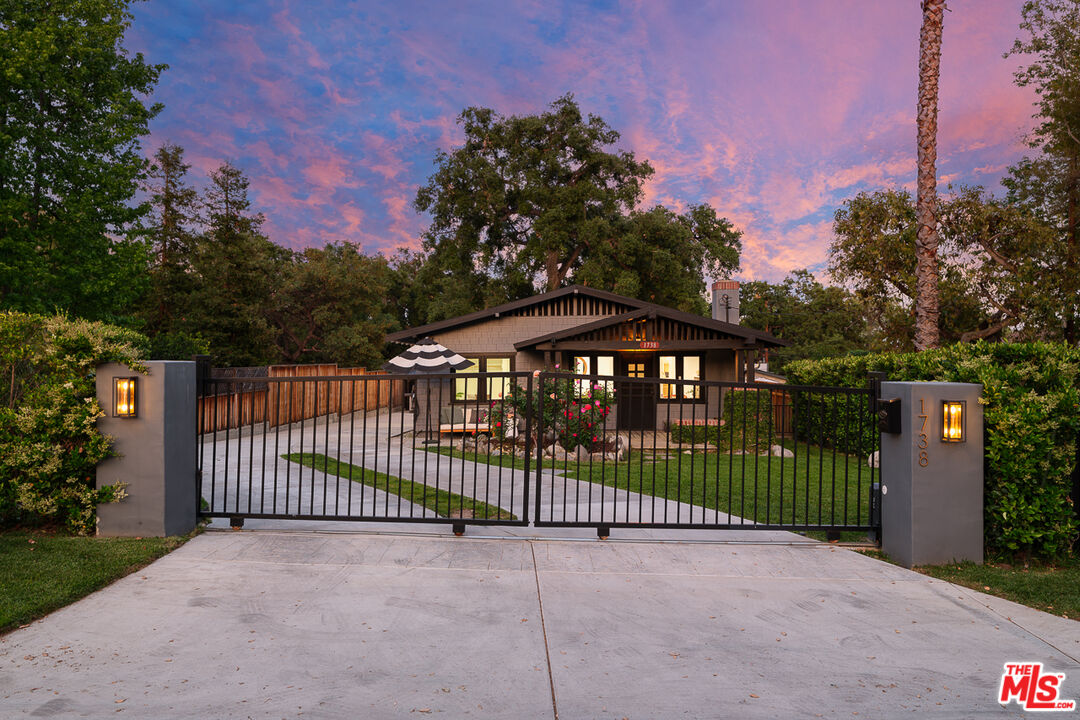 1738 Bellford Ave