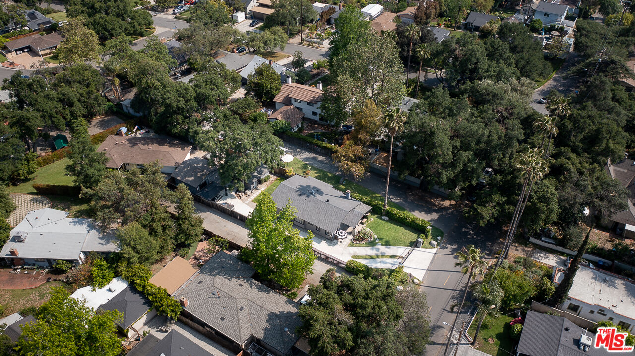 1738 Bellford Ave