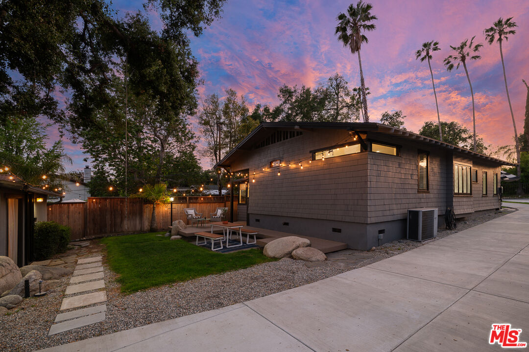 1738 Bellford Ave
