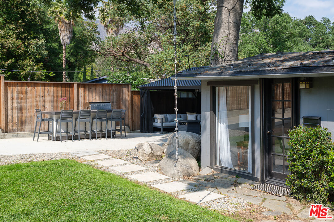 1738 Bellford Ave