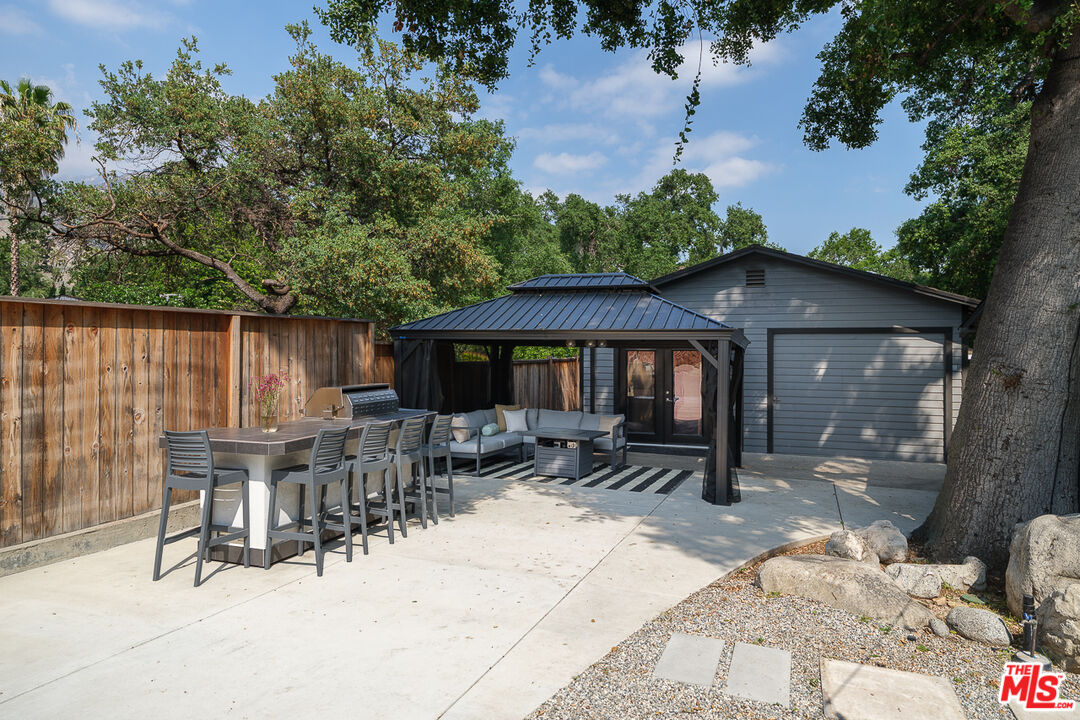 1738 Bellford Ave
