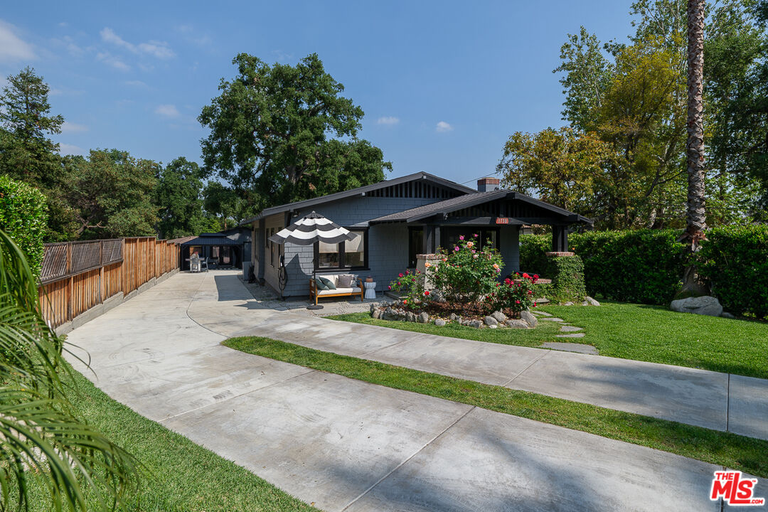 1738 Bellford Ave