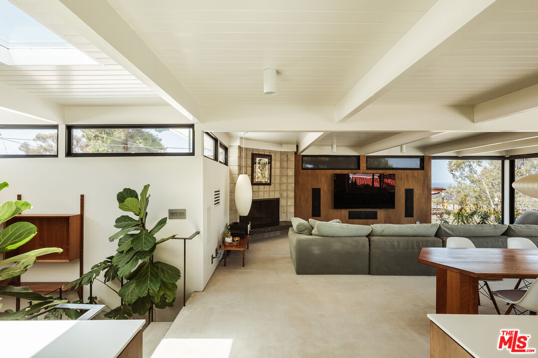 26591 Via California