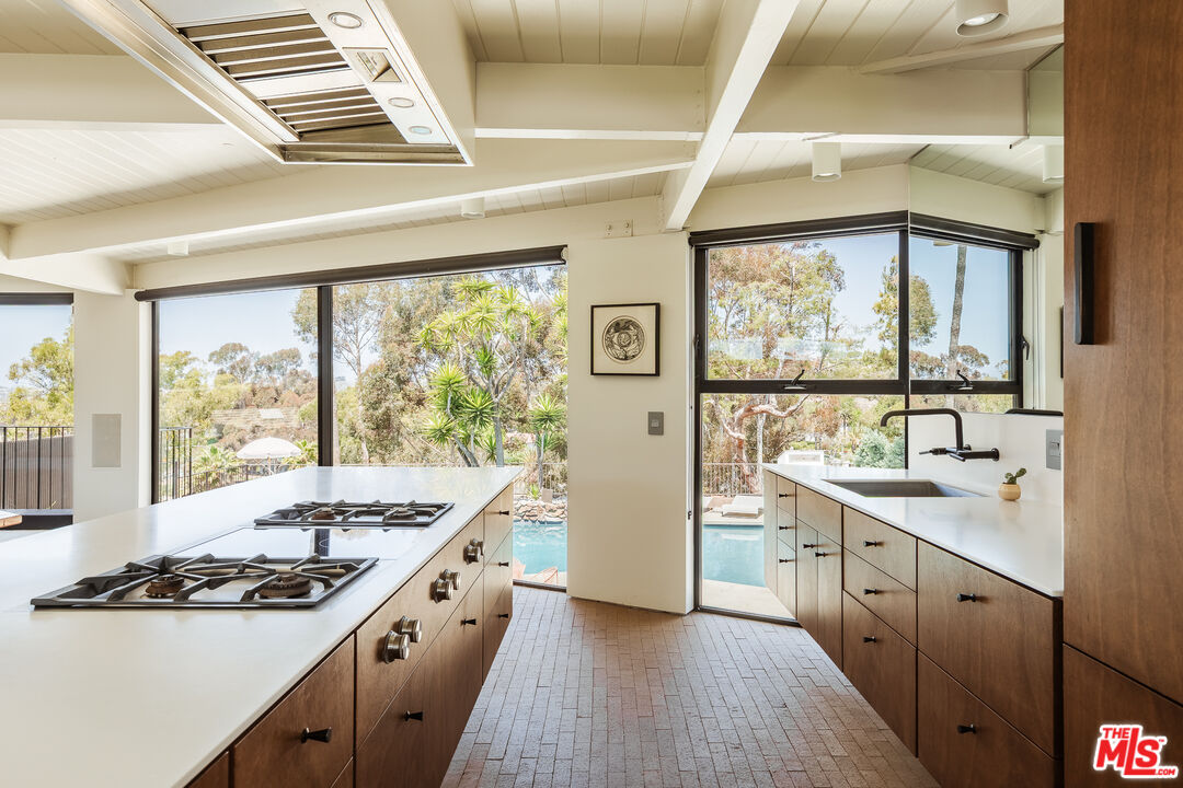 26591 Via California