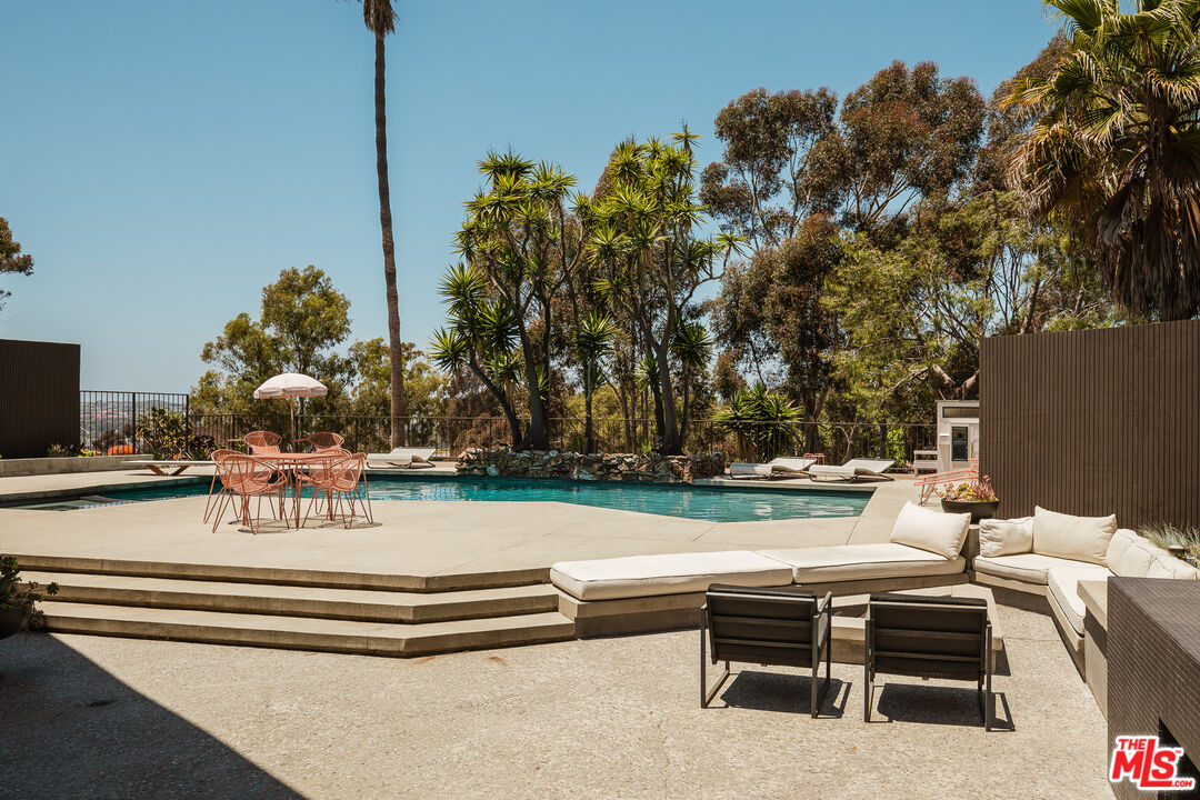 26591 Via California