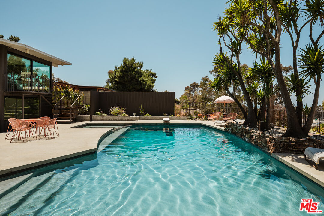 26591 Via California