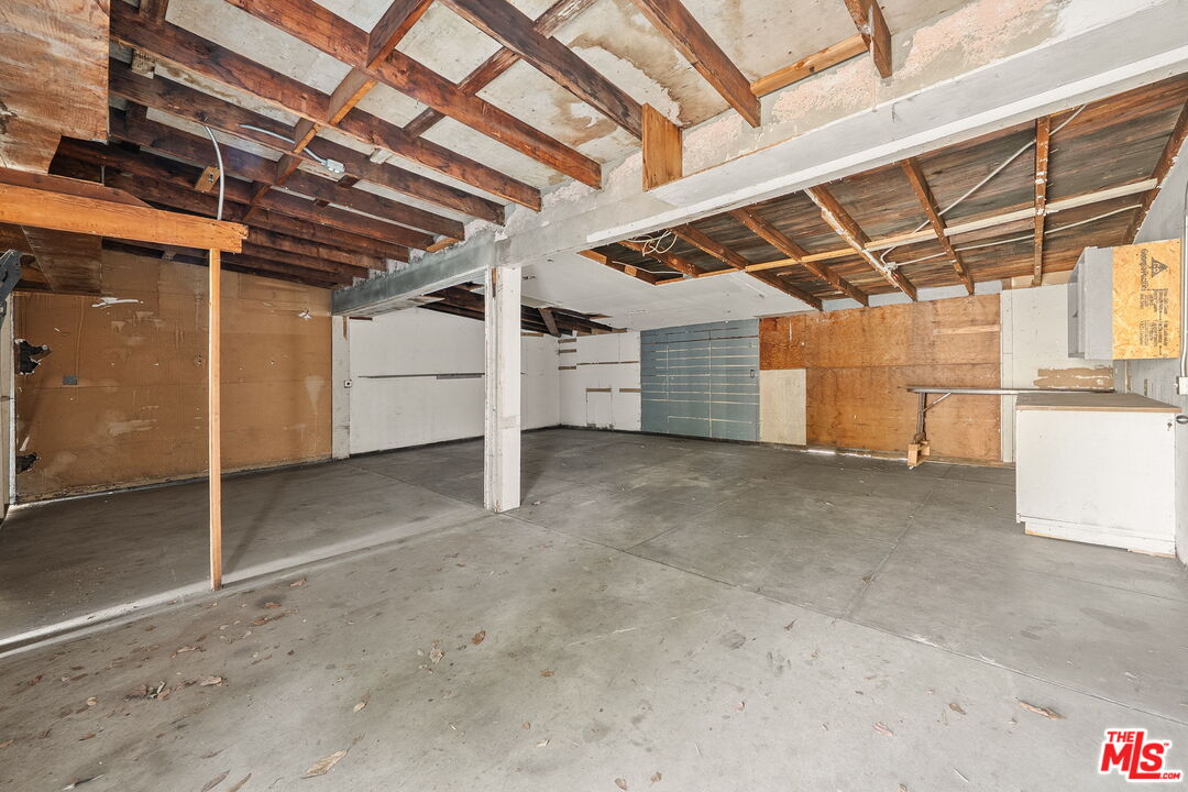2130 Addison Way