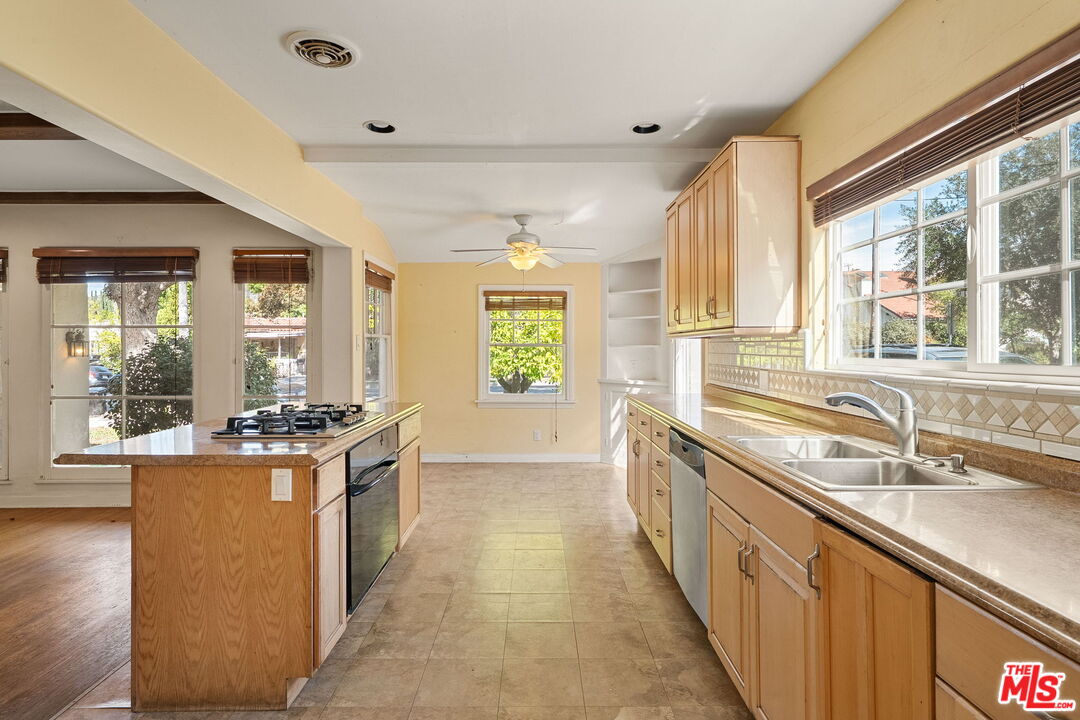 2130 Addison Way
