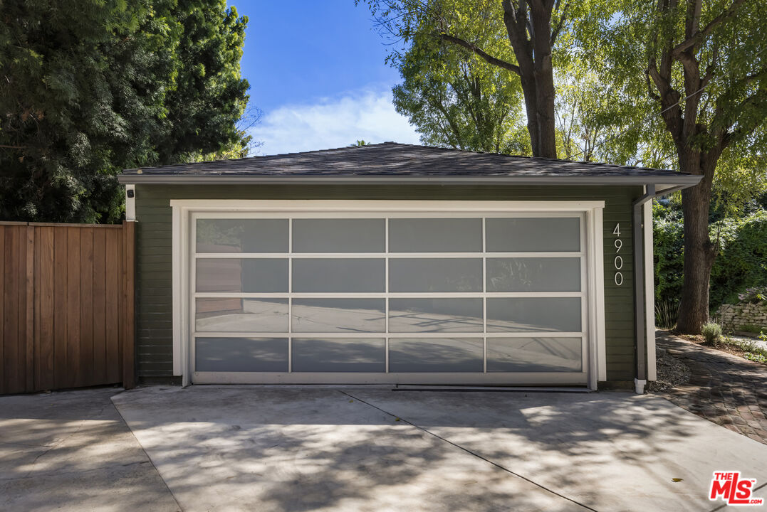 4900 Glenalbyn Dr