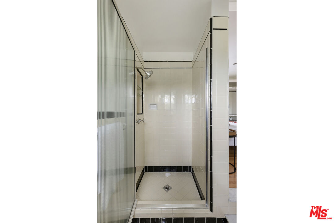 4900 Glenalbyn Dr