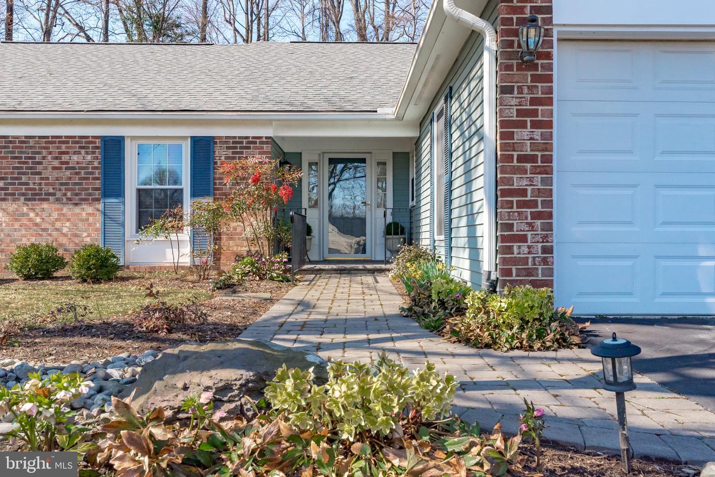 948 Shadewater Way