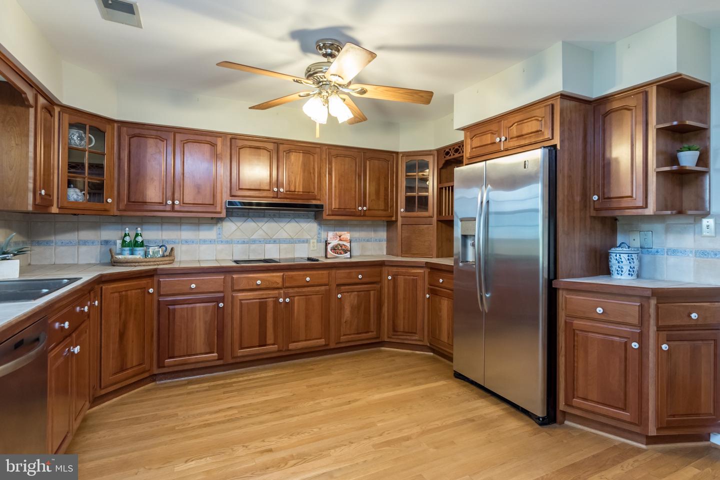 948 Shadewater Way