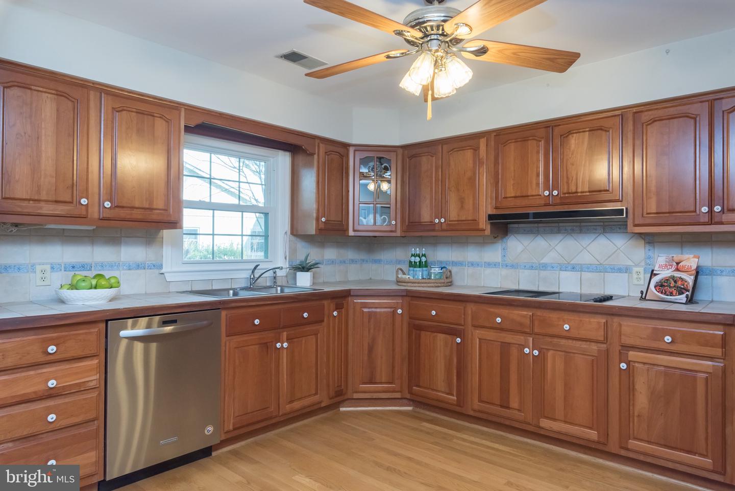 948 Shadewater Way