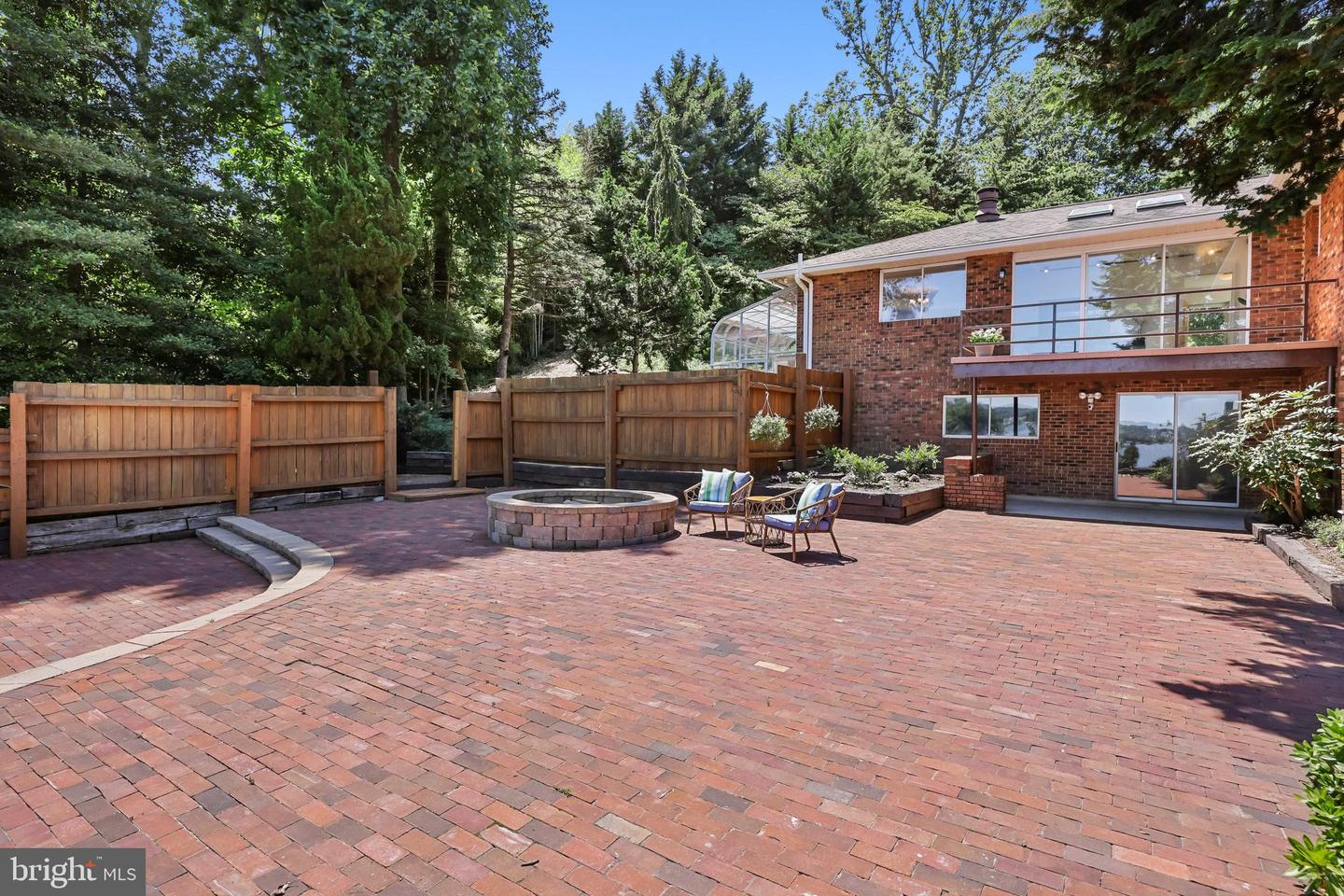 1027 Park Rd
