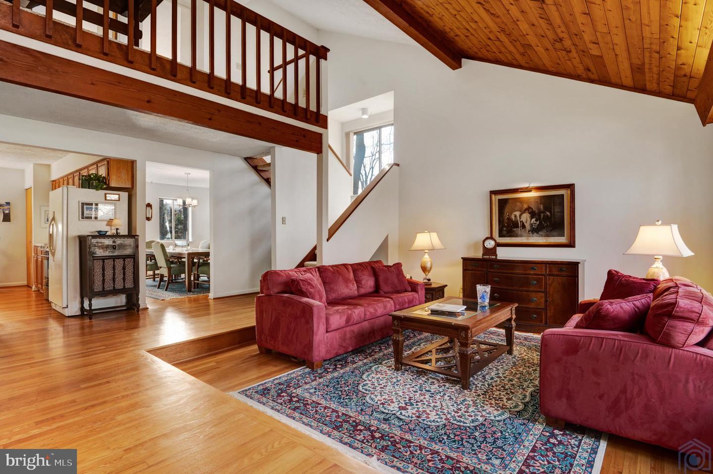 115 Lake View Dr