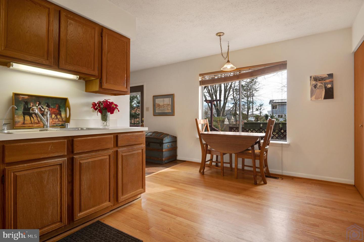 115 Lake View Dr