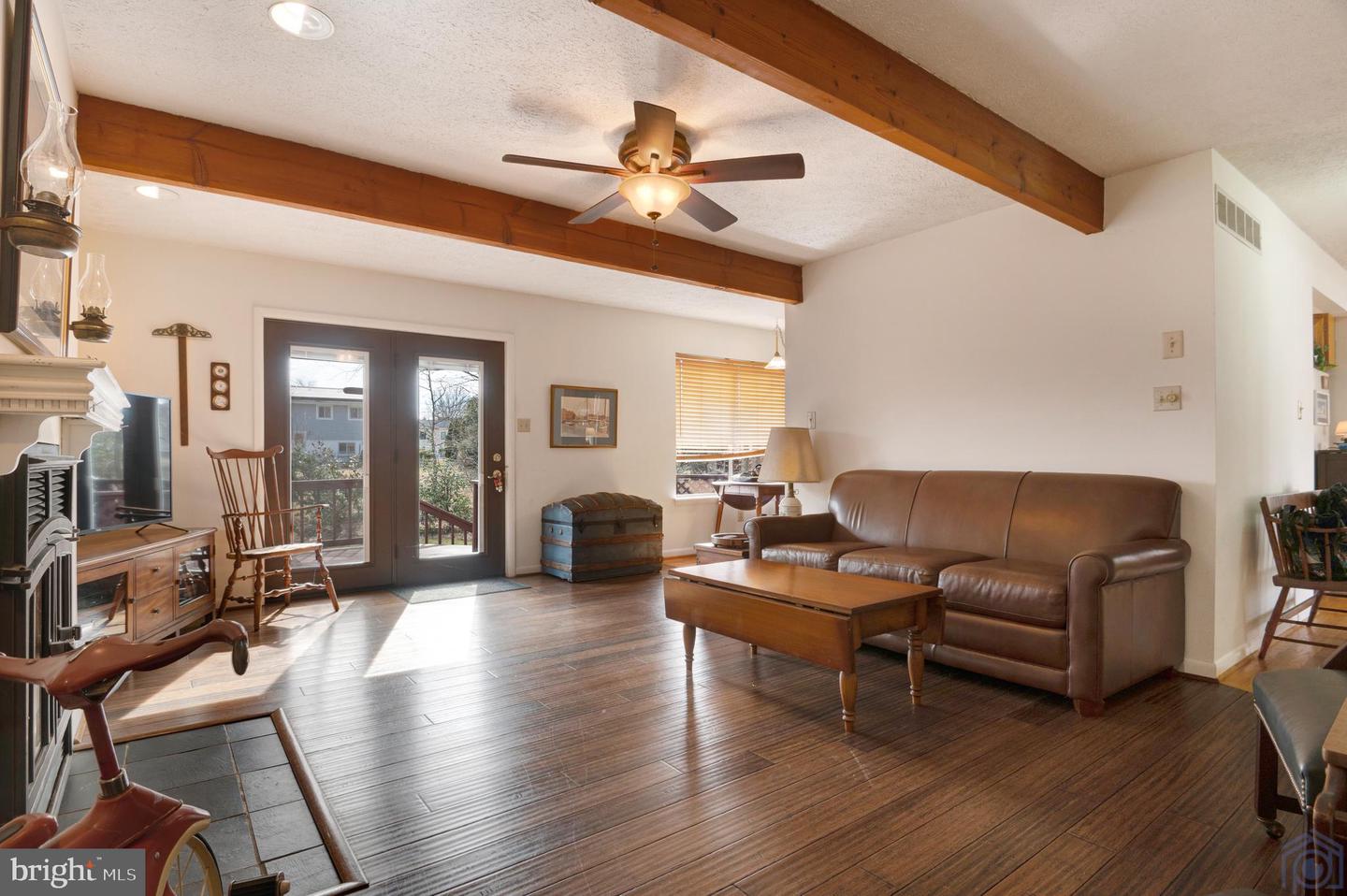 115 Lake View Dr