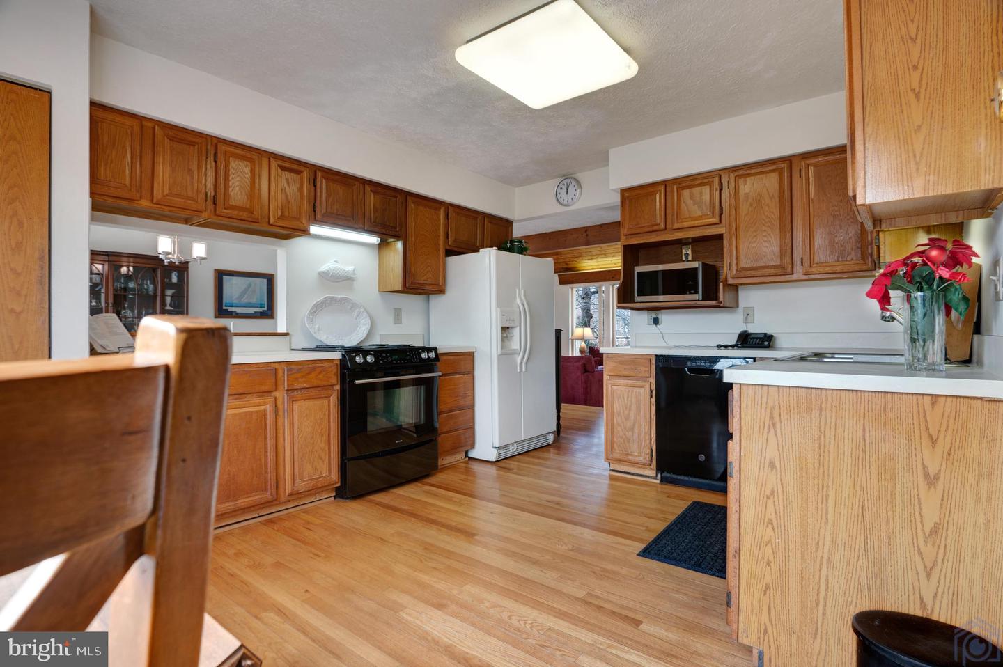 115 Lake View Dr