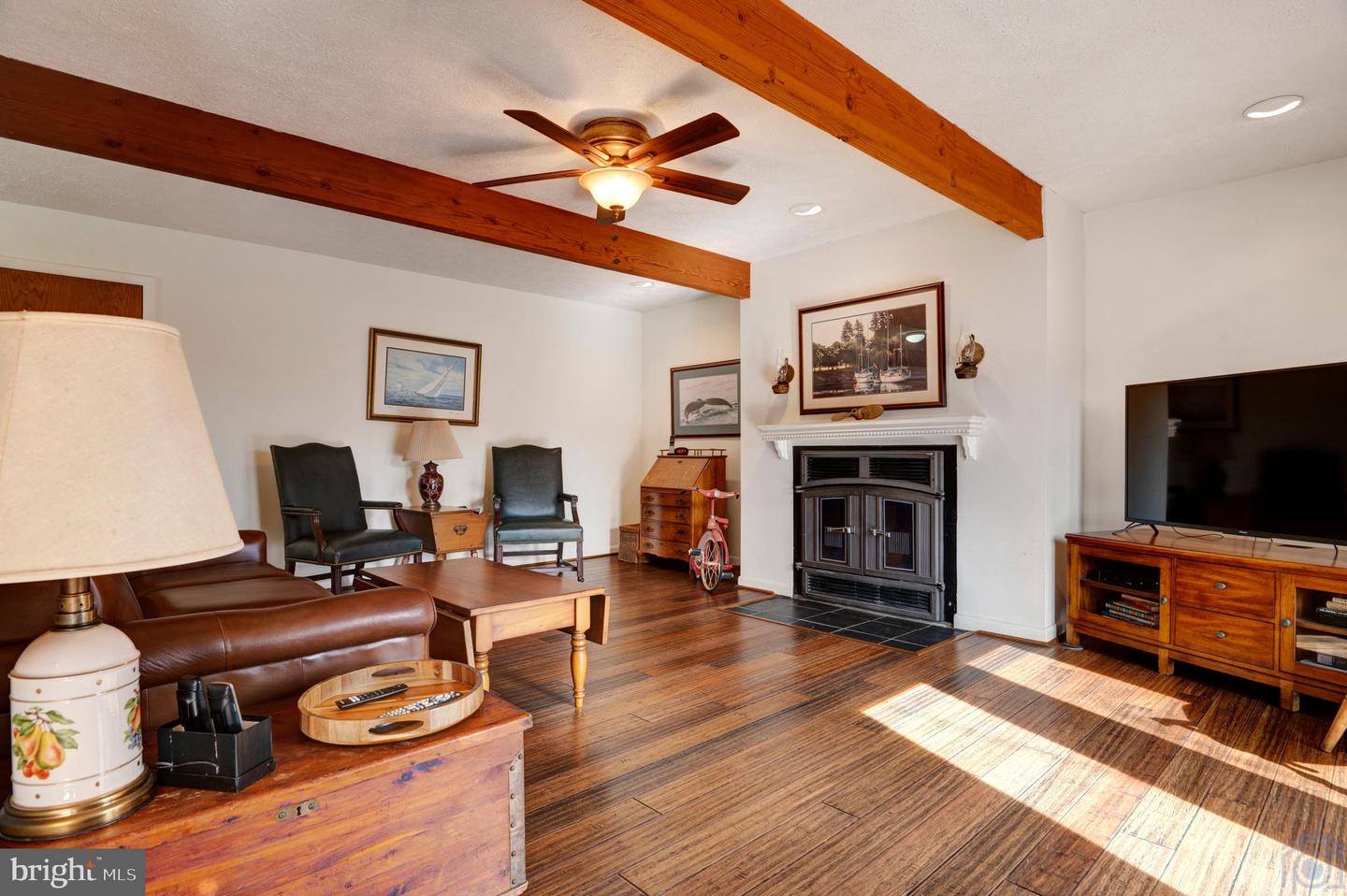 115 Lake View Dr