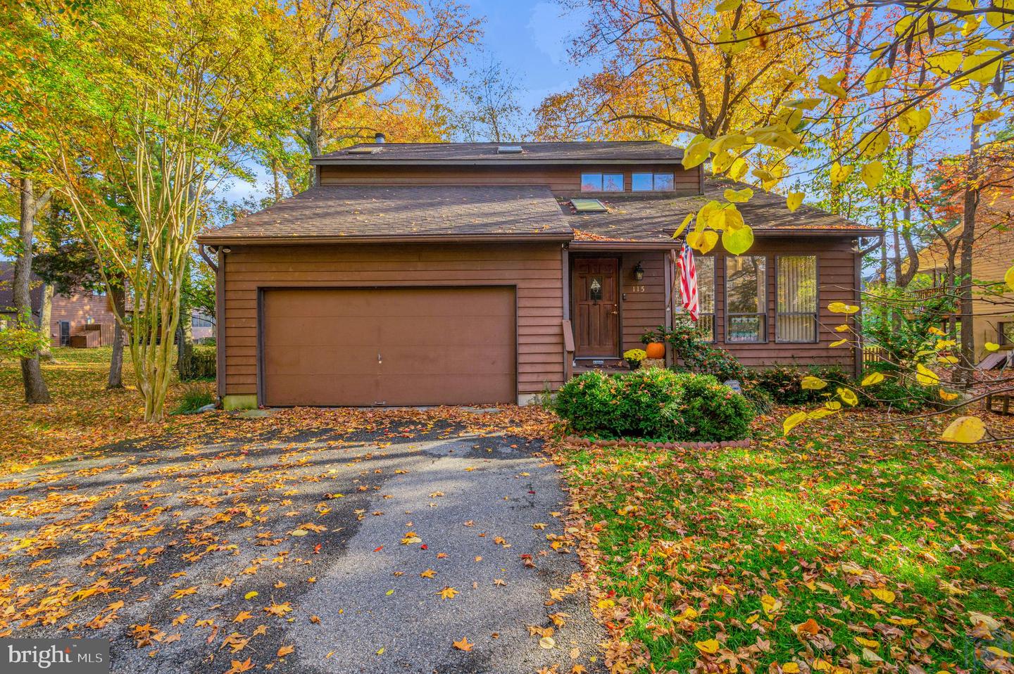 115 Lake View Dr